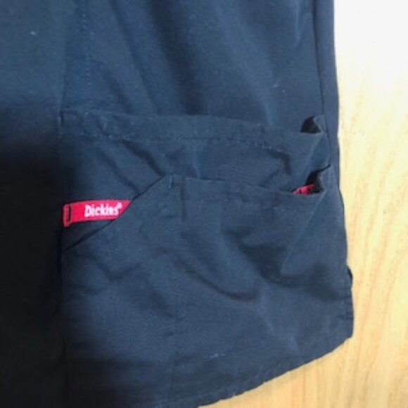 NWOT Dickies Women's Black Scrub Top 2X Button Down Short Sleeve Pockets V Neck - Picture 3 of 10